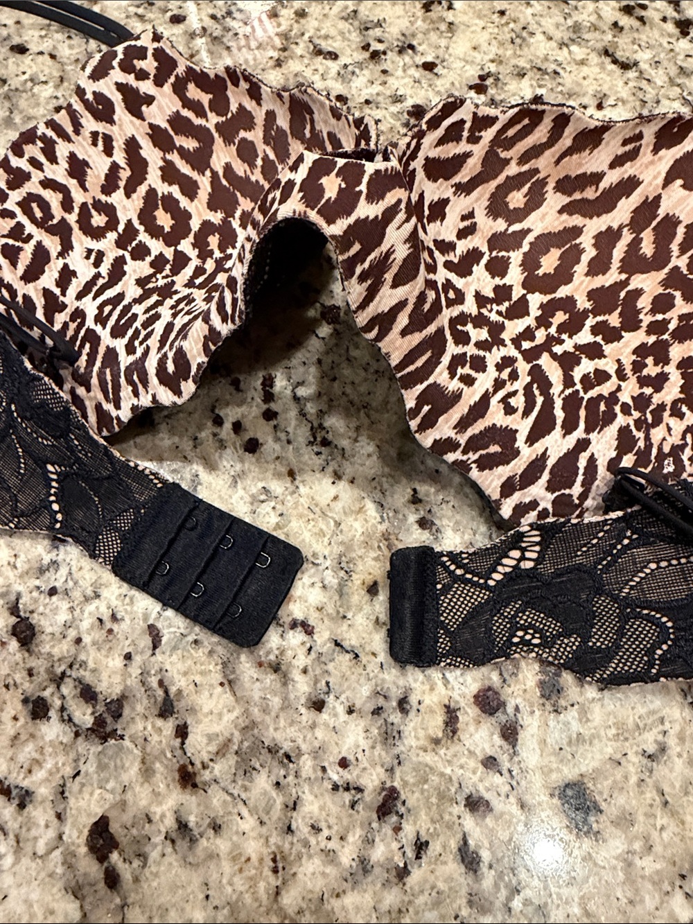 Victoria's Secret Very Sexy PushUp Bra 36D - Picture 4 of 5